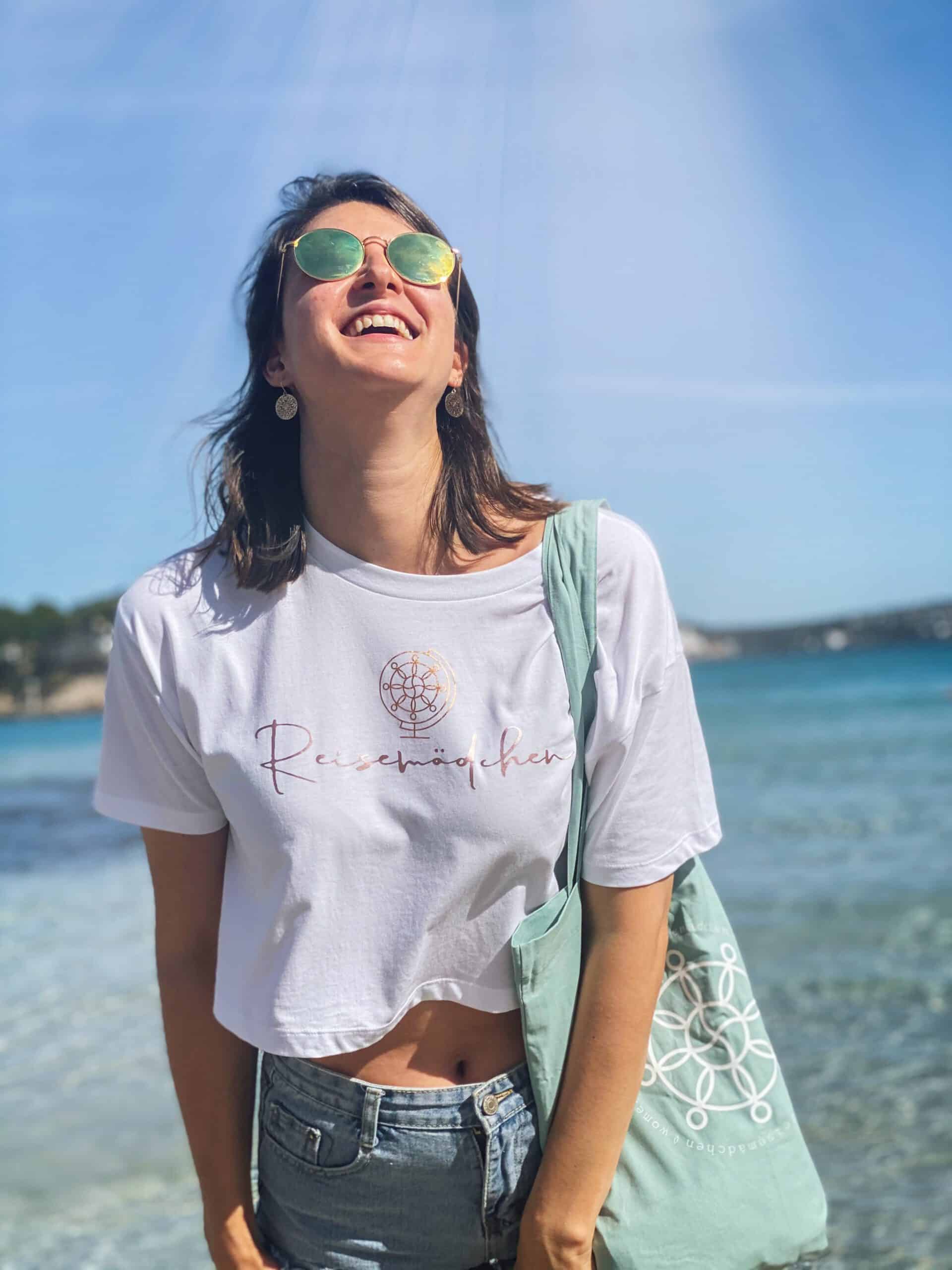 7620CE21-3737-4319-B49D-983A8ED67621 Reisemädchen